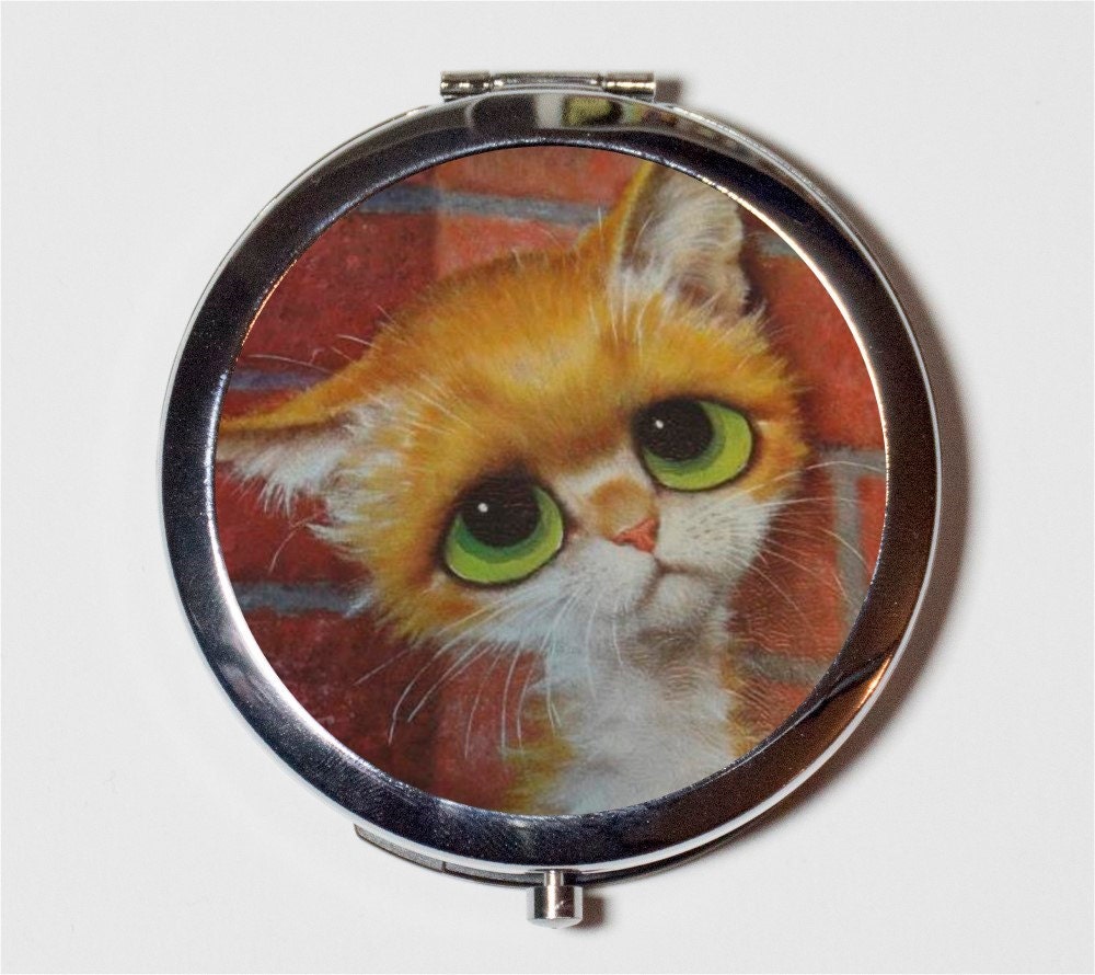 Big Eyed Cat Compact Mirror - Big Eyes Sad Eyes Keane Retro Kitsch Animal Art - Make Up Pocket Mirror for Cosmetics