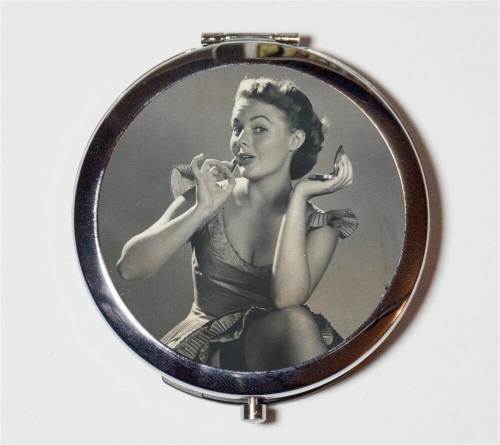 Elvgren Pinup Girl Compact Mirror - Pin Up Putting on Lipstick Retro Photo - Make Up Pocket Mirror for Cosmetics