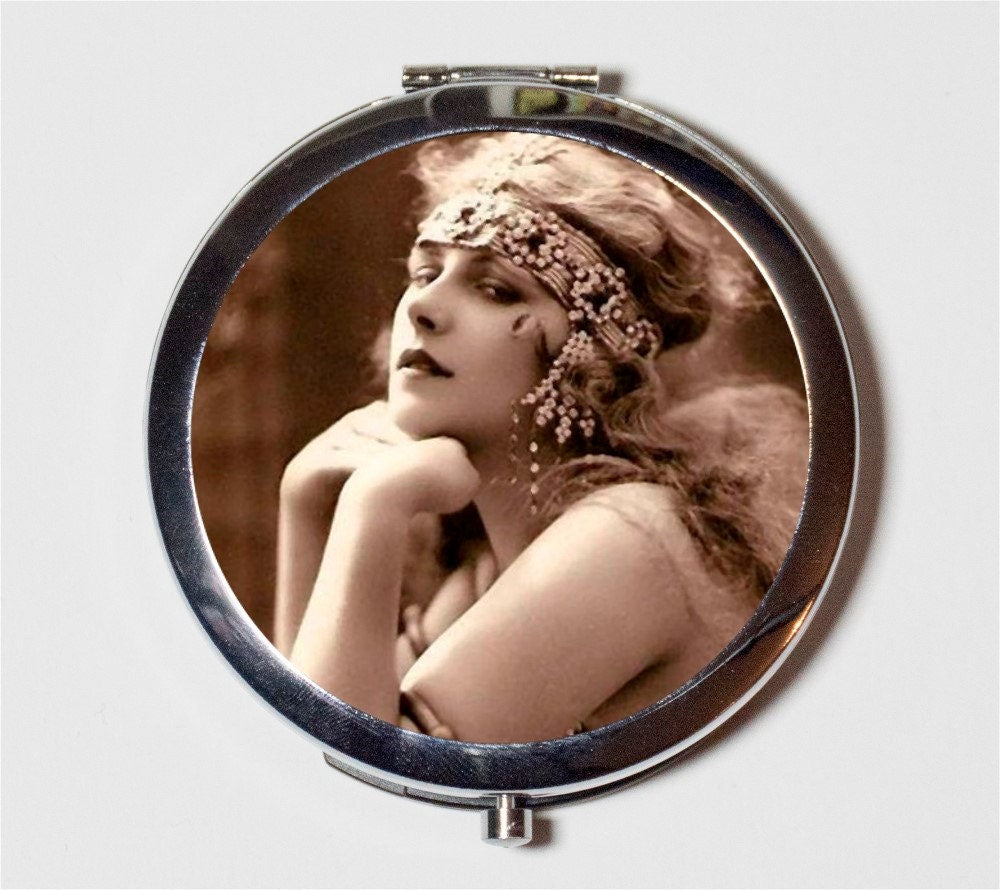 Cleopatra Flapper Compact Mirror - 1920s Jazz Age Art Deco Egyptian Revival Belly Dancing Follies - Make Up Pocket Mirror for Cosmetics