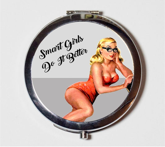 Smart Girls Do It Better Compact Mirror - Retro Humor Sexy Nerd Pin Up Retro - Make Up Pocket Mirror for Cosmetics