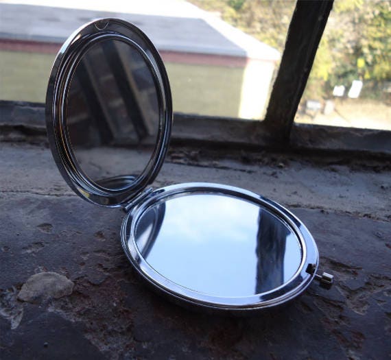 Retro Hair Compact Mirror - Stylist Salon 1950s Kitsch - Make Up Pocket Mirror for Cosmetics