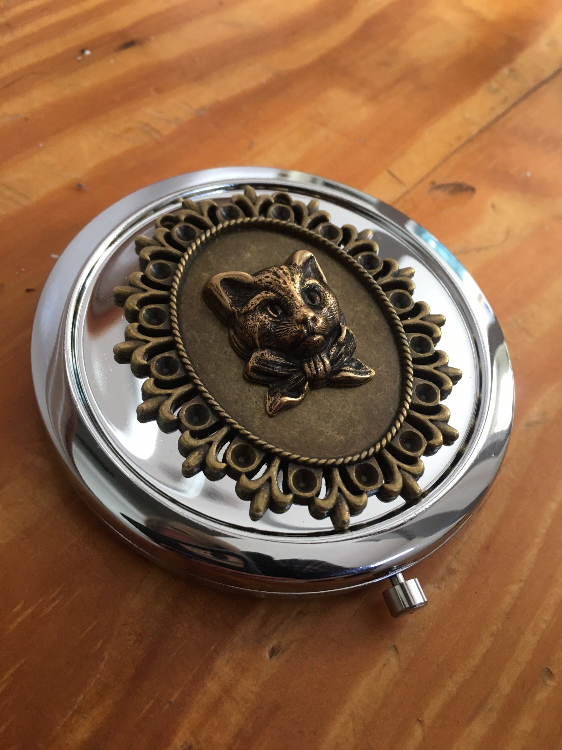 Cat with Bowtie Compact Mirror - Retro Style Cats - Make Up - Cosmetics - Pocket Mirror