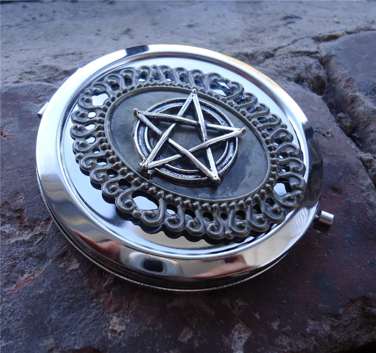 Wicca Pentagram Compact Mirror - Wiccan Pagan Witchcraft - Goth - Make Up - Cosmetics - Pocket Mirror